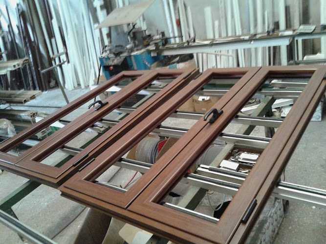 Fotografia tomada fuera de Carpintería Metálica Quiruga SL - Carpintería metálica y de aluminio en Hinojosa del Duque, Córdoba