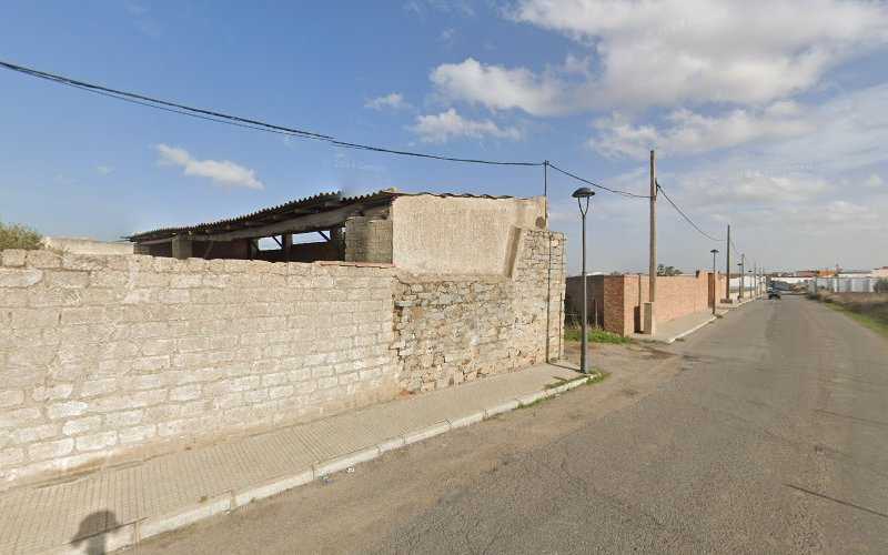 Fotografia tomada fuera de Carpinteria Tomas Gonzalez Molero - Carpintería en Hinojosa del Duque, Córdoba