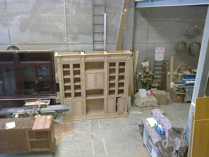 Fotografia tomada fuera de Carpintería González Martos - Carpintería en Antequera, Málaga