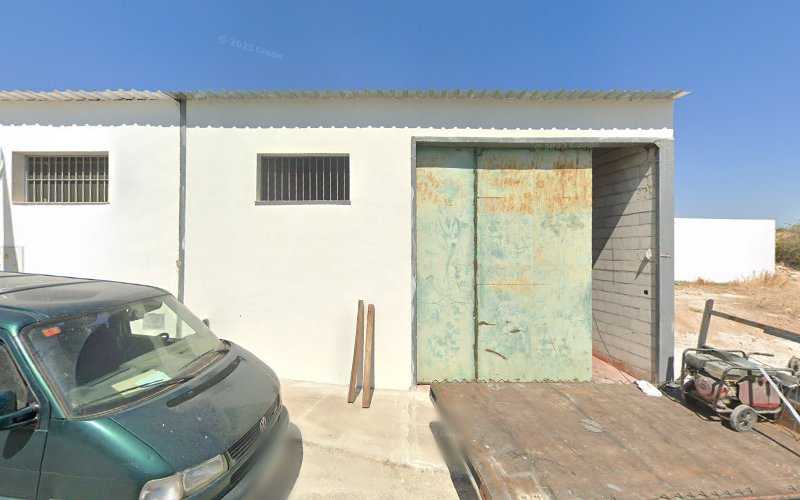 Fotografia tomada fuera de Carpintería Metálica Lozano - Carpintería metálica y de aluminio en Casariche, Sevilla