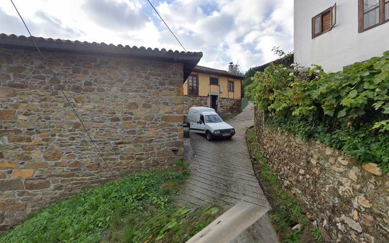 Fotografia tomada fuera de Carpintería Alfonso - Carpintero en Pravia, Asturias