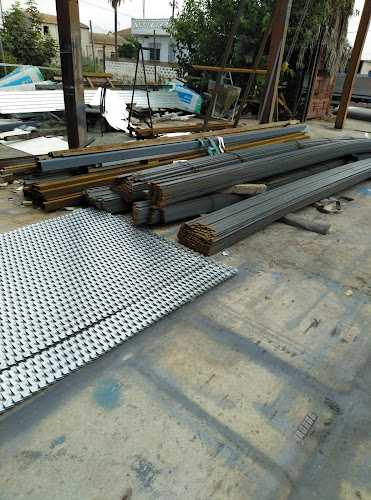 Fotografia tomada fuera de Alarcón Hnos. Construcciones Metálicas - Carpintería metálica y de aluminio en Murcia, Murcia