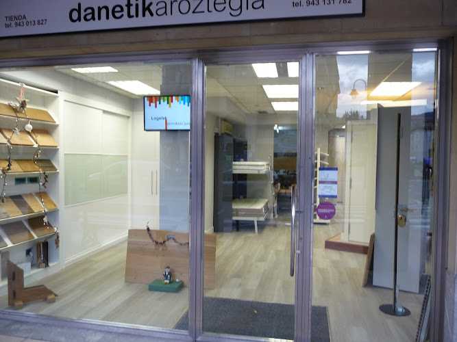 Fotografia tomada fuera de DANETIK Aroztegia - Carpintero en Zarautz, Guipúzcoa