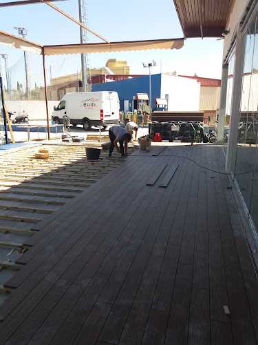 Fotografia tomada fuera de Estructuras Metálicas Córdoba | La Azucarera - Carpintería metálica y de aluminio en El Carpio, Córdoba