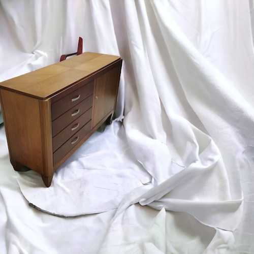 Fotografia tomada fuera de Carpintería y Restauración Alberola - Carpintero en Valencia, Valencia