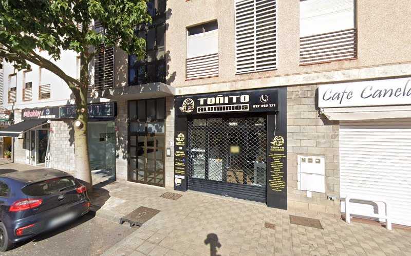 Fotografia tomada fuera de Toñito Aluminios - Carpintería metálica y de aluminio en Santa Cruz de Tenerife, Santa Cruz de Tenerife