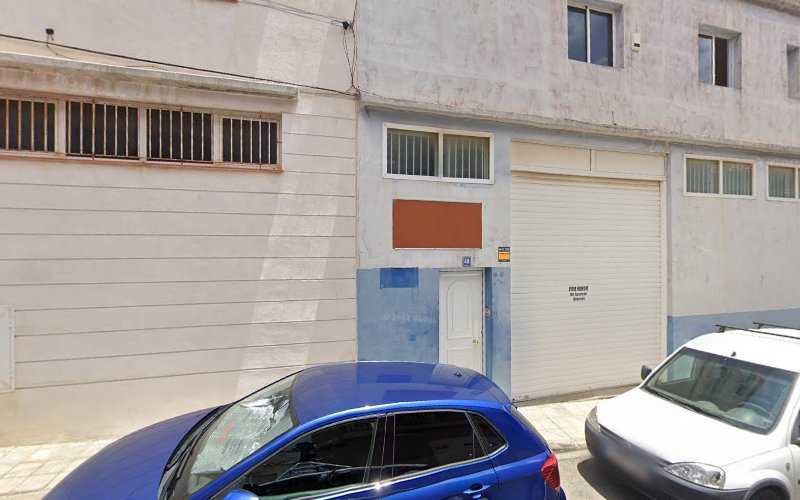 Fotografia tomada fuera de Neper la Gallega - Carpintería metálica y de aluminio en Santa Cruz de Tenerife, Santa Cruz de Tenerife