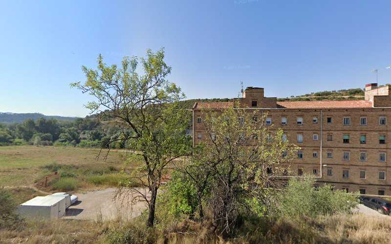 Fotografia tomada fuera de Servicios Integrales Manresa - Carpintería en Manresa, Barcelona