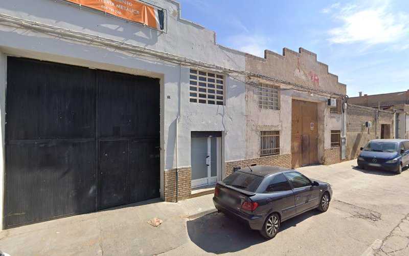 Fotografia tomada fuera de Cs Crisal Mantenimiento Carpinteria Metalica - Carpintería metálica y de aluminio en Manises, Valencia