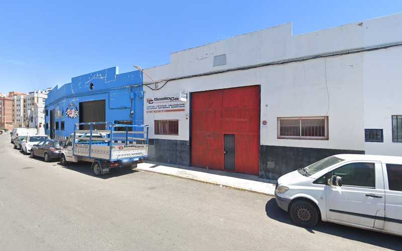 Fotografia tomada fuera de BASILIO CAÇ?O CARPINTERIA METALICA S.L. - Carpintero en Manises, Valencia