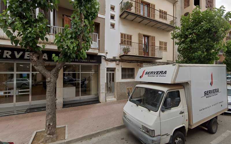 Fotografia tomada fuera de Bloeken - Carpintería en Manacor, Baleares