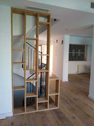 Fotografia tomada fuera de Carpinteria de Interiores Ismael Castaño Núñez - Botiga d'armaris en Massanassa, Valencia