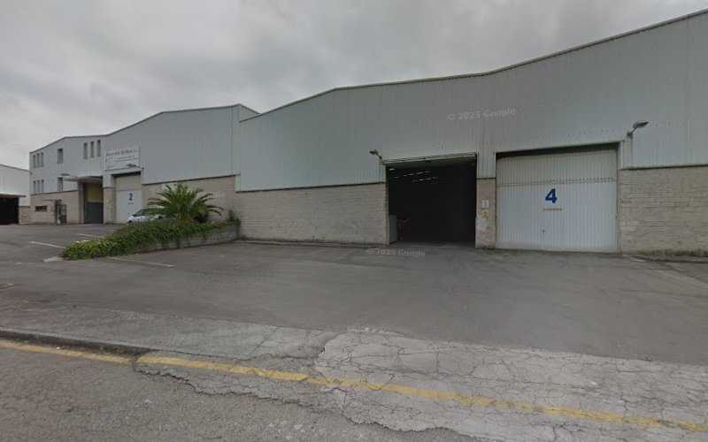 Fotografia tomada fuera de Aluminios Quirós - Carpintería metálica y de aluminio en Tabaza, Asturias