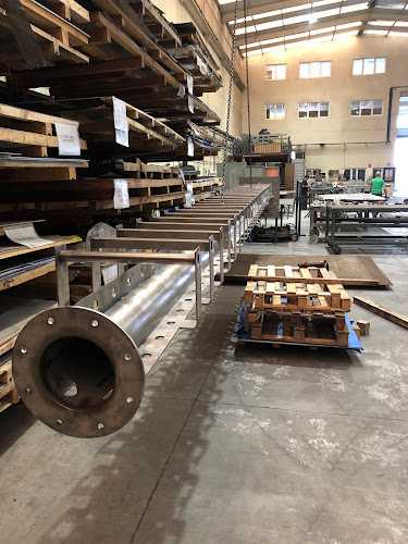 Fotografia tomada fuera de Metalaser Norte, S.A. - Carpintería metálica y de aluminio en Sotiello, Asturias