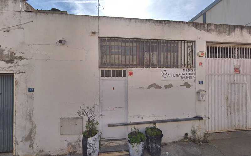 Fotografia tomada fuera de CM Aluminio - Carpintería metálica y de aluminio en Leganés, Madrid