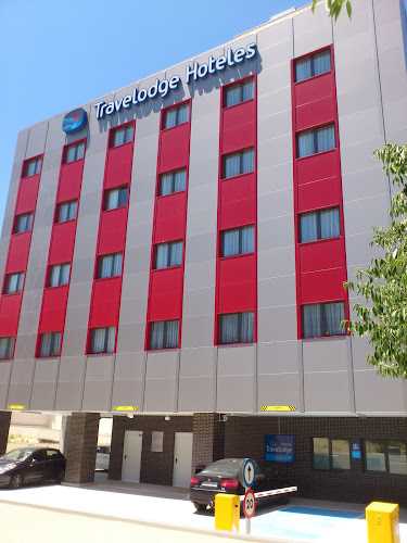 Fotografia tomada fuera de Aluminios Grasso Flores SL - Carpintería metálica y de aluminio en Leganés, Madrid