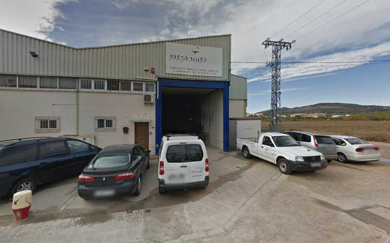 Fotografia tomada fuera de Forjamuro 2001. S.L. - Carpintería metálica y de aluminio en Muro de Alcoy, Alicante