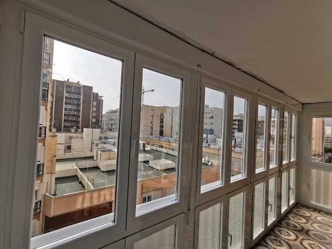 Fotografia tomada fuera de Horacio Aluminios - Carpintería metálica y de aluminio en Huércal de Almería, Almería