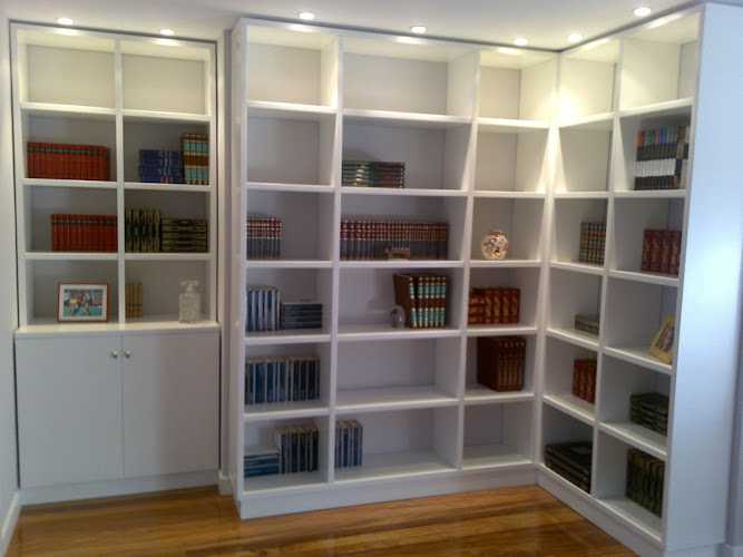 Fotografia tomada fuera de RÓTULOS BEYFE, señalética y mobiliario a medida - Carpintería en Revilla de Camargo, Cantabria