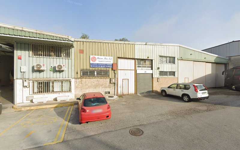 Fotografia tomada fuera de Cesáreo Ruiz S.L. - Carpintero en Santander, Cantabria