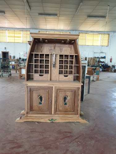Fotografia tomada fuera de Muebles La Gárgola - Tienda de muebles en Gumiel de Mercado, Burgos