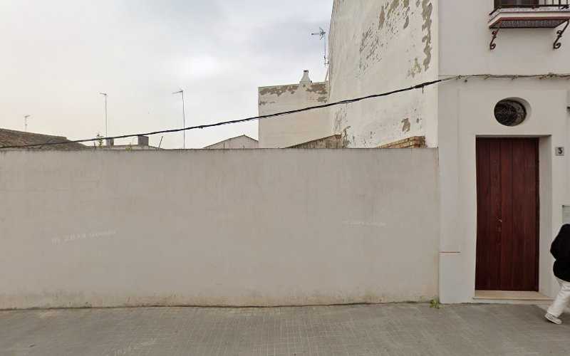 Fotografia tomada fuera de Carpintería Dorantes - Tienda de armarios en Lebrija, Sevilla