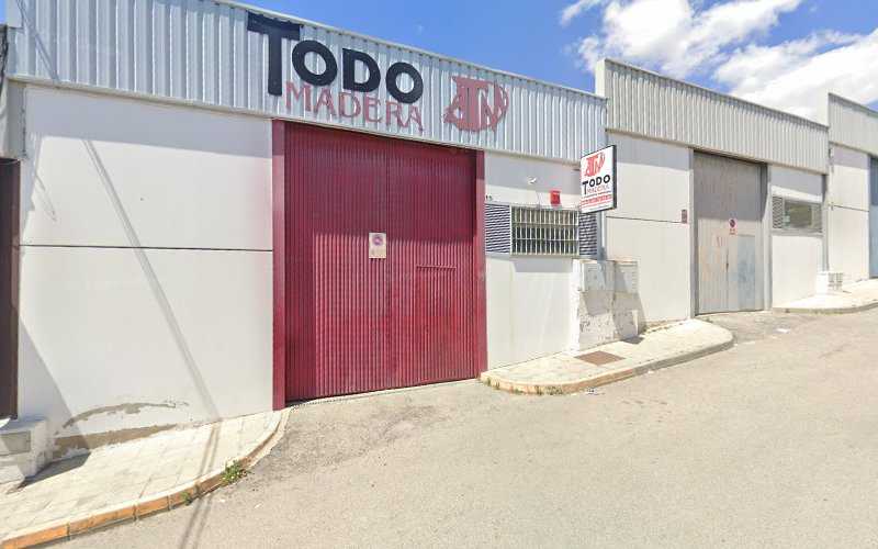 Fotografia tomada fuera de TODO MADERA - Carpintería en Lebrija, Sevilla