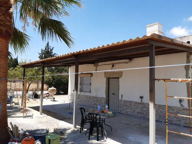 Fotografia tomada fuera de Carpintería Metálica y Cerrajería Andrés Caro - Carpintería metálica y de aluminio en Lebrija, Sevilla