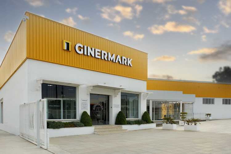 Fotografia tomada fuera de GINERMARK S.L - Carpintería metálica y de aluminio en Rotglà i Corberà, Valencia