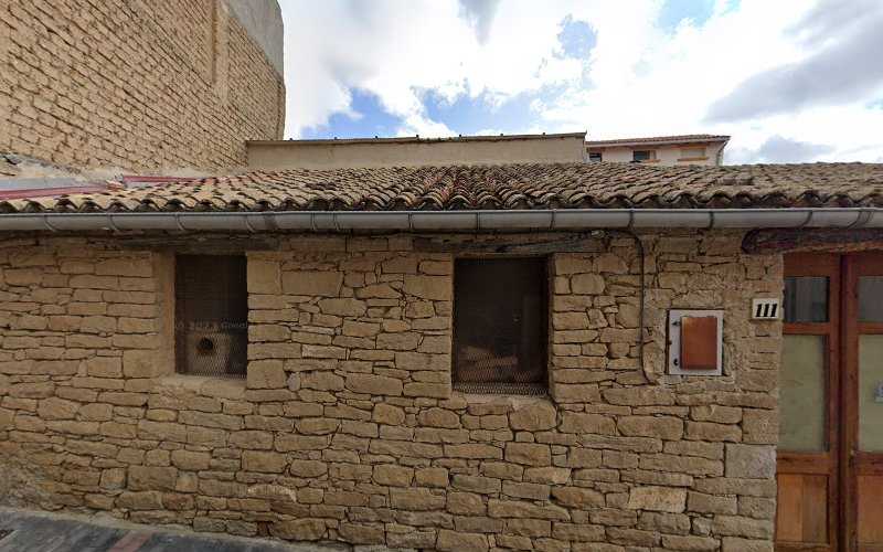 Fotografia tomada fuera de Jogar - Tienda de armarios en Larraga, Navarra