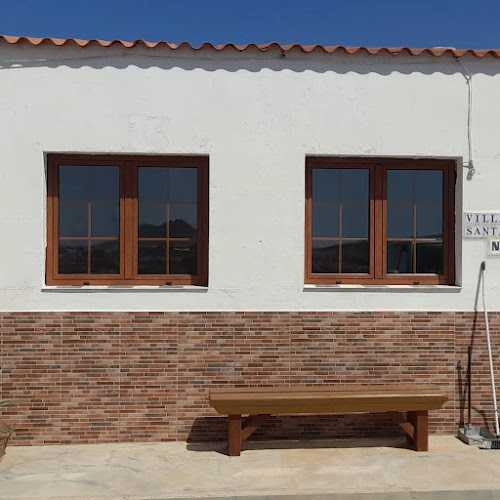 Fotografia tomada fuera de Aluminios Lajares - Carpintería metálica y de aluminio en Lajares, Las Palmas