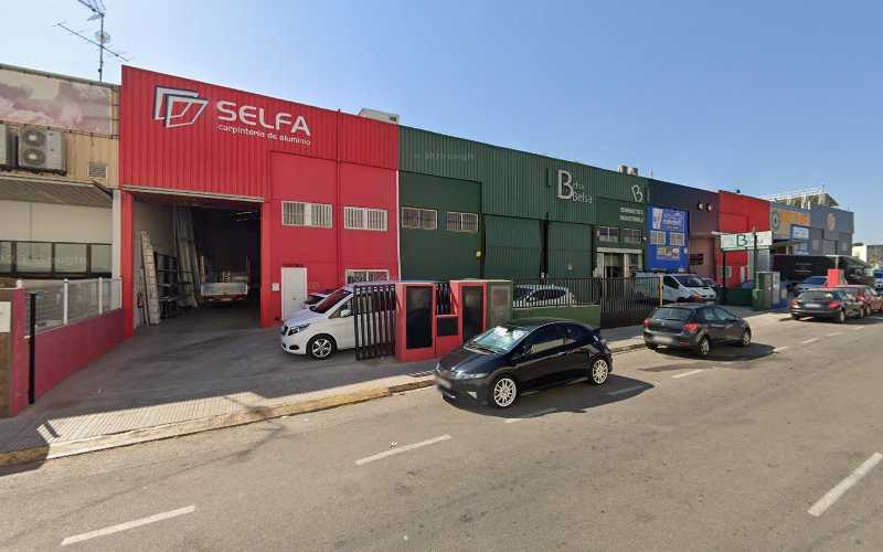 Fotografia tomada fuera de Selfa Carpintería Metálica Y Alumini S L U - Carpintería metálica y de aluminio en Alzira, Valencia