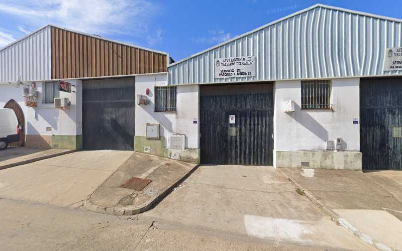 Fotografia tomada fuera de Ebano barnizados y lacados - Ebanista en Valverde del Camino, Huelva