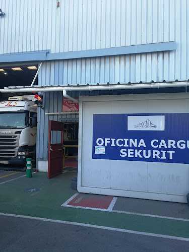 Fotografia tomada fuera de Saint-Gobain L'Arboç - Botiga de cristalleria en L'Arboç, Tarragona