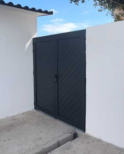 Fotografia tomada fuera de Alumimar - Carpintería metálica y de aluminio en Montaña los Vélez, Las Palmas