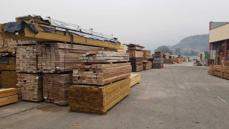 Fotografia tomada fuera de Maderas Imp. Castilla - Oficinas de empresa en Montserrat, Valencia