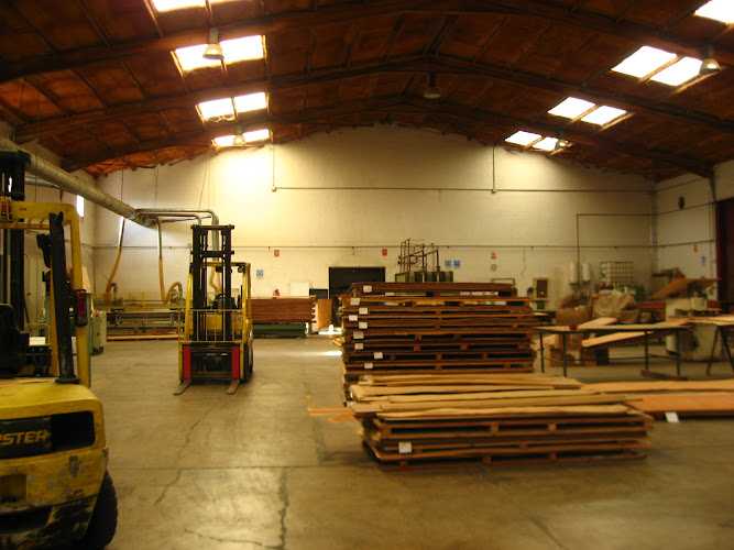 Fotografia tomada fuera de Tableros Fornes - Empresa maderera en Montserrat, Valencia