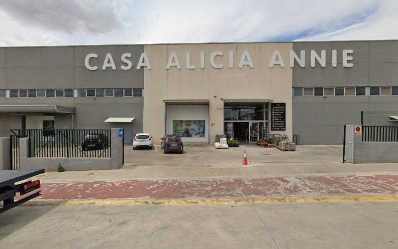 Fotografia tomada fuera de Aluminios Decorativos XXI S.L.U - Carpintería metálica y de aluminio en Montserrat, Valencia