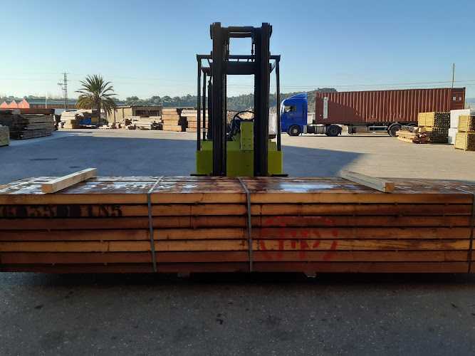 Fotografia tomada fuera de MIC MADERAS - Almacén en Montserrat, Valencia