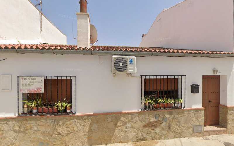 Fotografia tomada fuera de Venta de leña Montejaque - Carpintería en Montejaque, Málaga