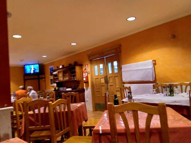 Fotografia tomada fuera de Restaurante Carlos Mary - restaurantes en Estación de Medinaceli, Soria