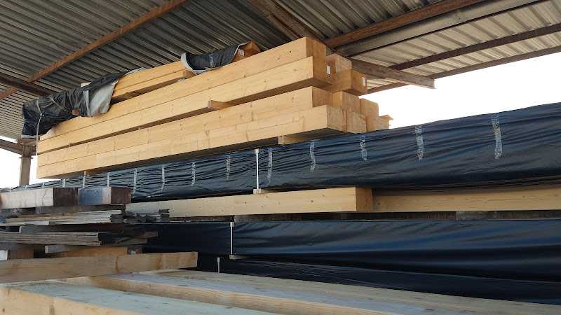 Fotografia tomada fuera de Maderas Hispania-Pergolas-Vigas-Laminadas-Autoclave - Establecimiento de venta de madera en Alfafar, Valencia