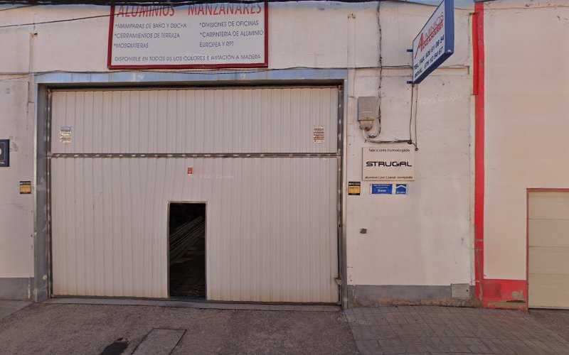 Fotografia tomada fuera de Juan Carlos Noblejas Martín - Carpintería metálica y de aluminio en Manzanares, Ciudad Real