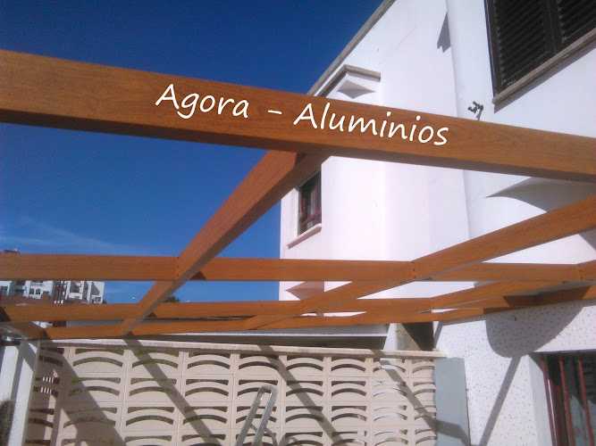 Fotografia tomada fuera de AGORA-ALUMINIOS CARPINTERIA - Carpintería metálica y de aluminio en Tamaraceite, Las Palmas