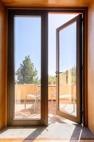 Fotografia tomada fuera de Alumiglass 7 islas - Carpintería metálica y de aluminio en Guaza, Santa Cruz de Tenerife