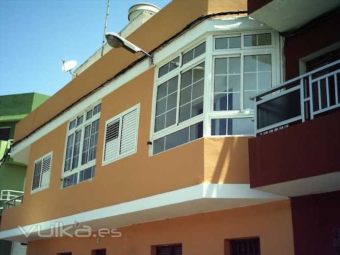 Fotografia tomada fuera de Aluminios Kegasa - Carpintería metálica y de aluminio en Telde, Las Palmas