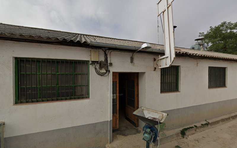 Fotografia tomada fuera de Ebanistería Gabriel Pascual - Tienda de armarios en Segovia, Segovia