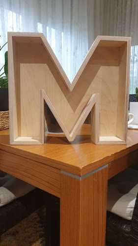 Fotografia tomada fuera de Carpintería José Alberto - Tienda de armarios en Carandía, Cantabria