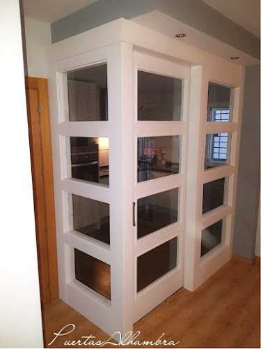 Fotografia tomada fuera de Armarios Alhambra - Tienda de armarios en Granada, Granada