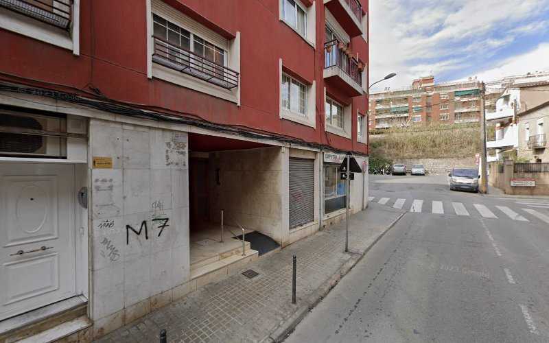 Fotografia tomada fuera de Alfez - Carpintería metálica y de aluminio en Montcada i Reixac, Barcelona